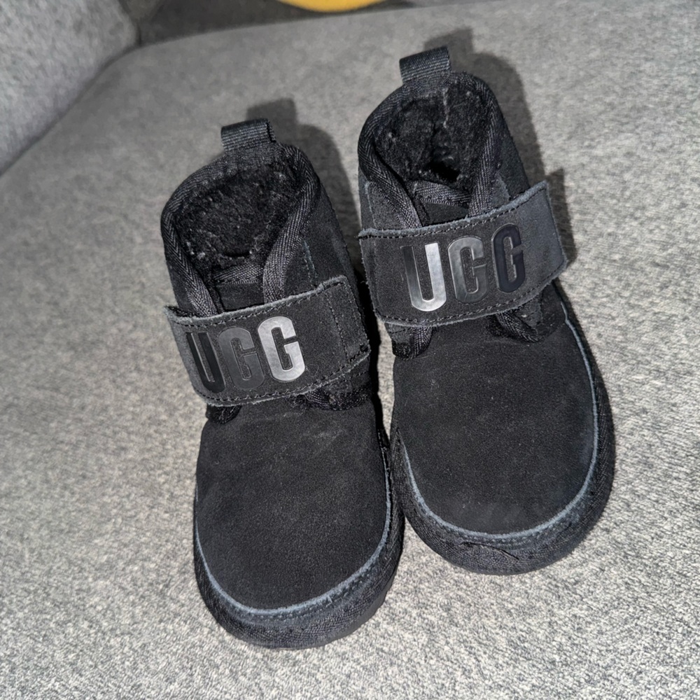Toddler Uggs (Black) Size 9
